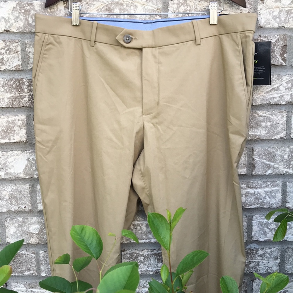 NWT! 🐲💙 Nike Standard Fit Golf Pants